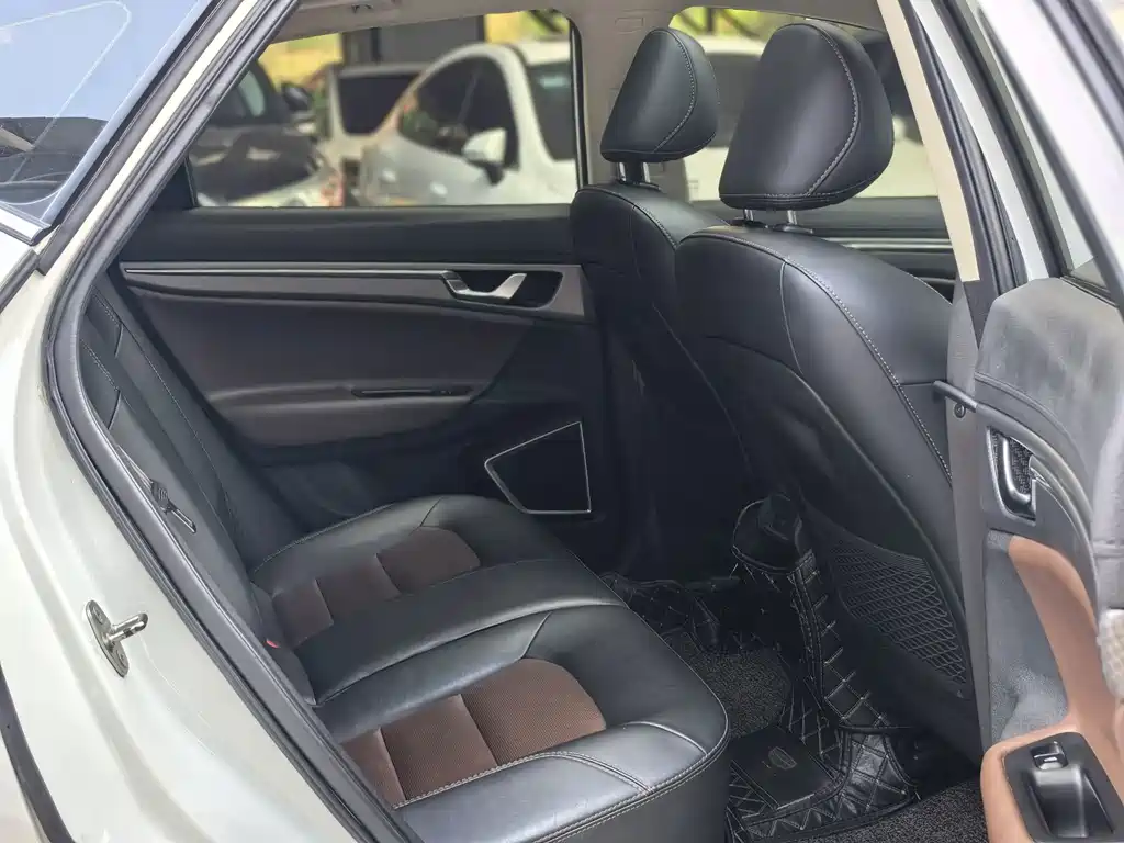 Geely Emgrand GS — миниатюра 11