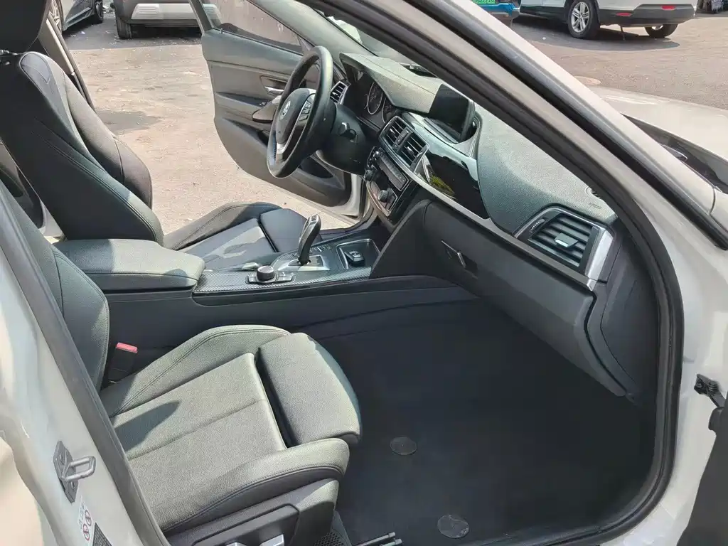 BMW 3 Series — миниатюра 4