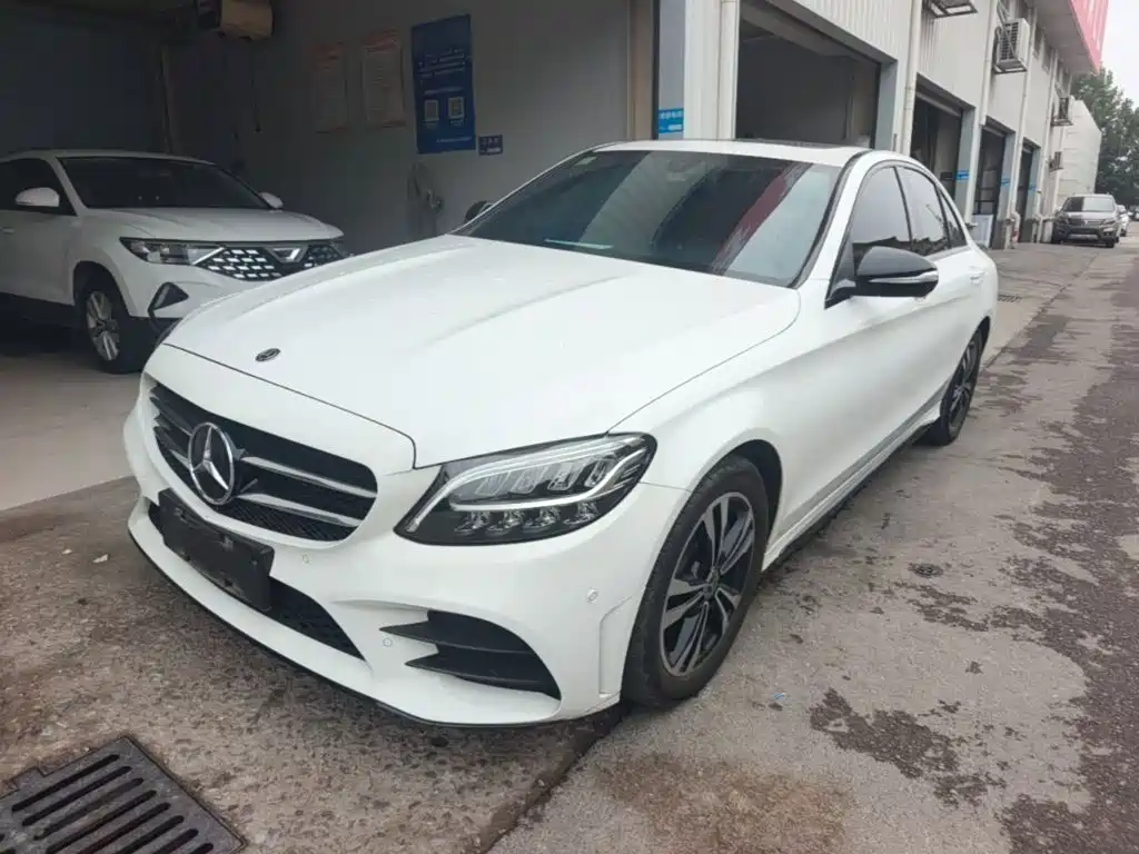 Mercedes-Benz C-Class — миниатюра 2