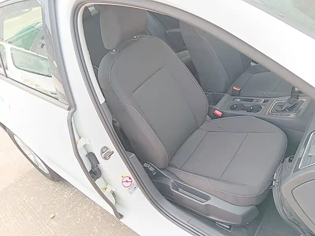 Volkswagen Golf — миниатюра 25