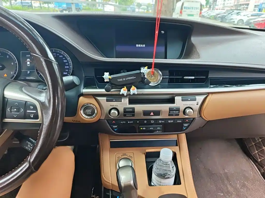 Lexus ES — миниатюра 6