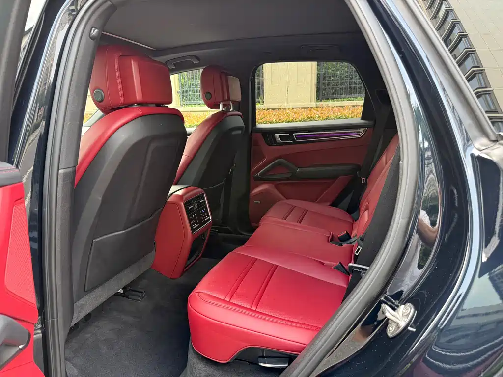 Porsche Cayenne — миниатюра 8