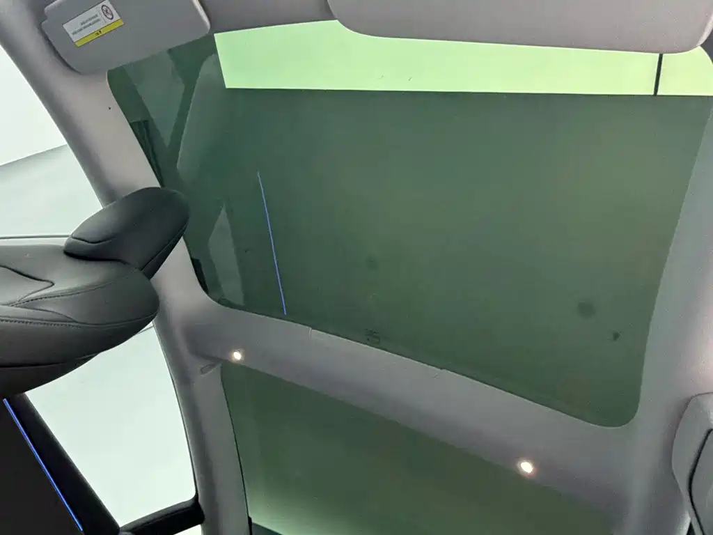 Tesla Model 3 — миниатюра 15