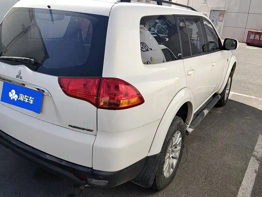 Mitsubishi Pajero Sport — миниатюра 3