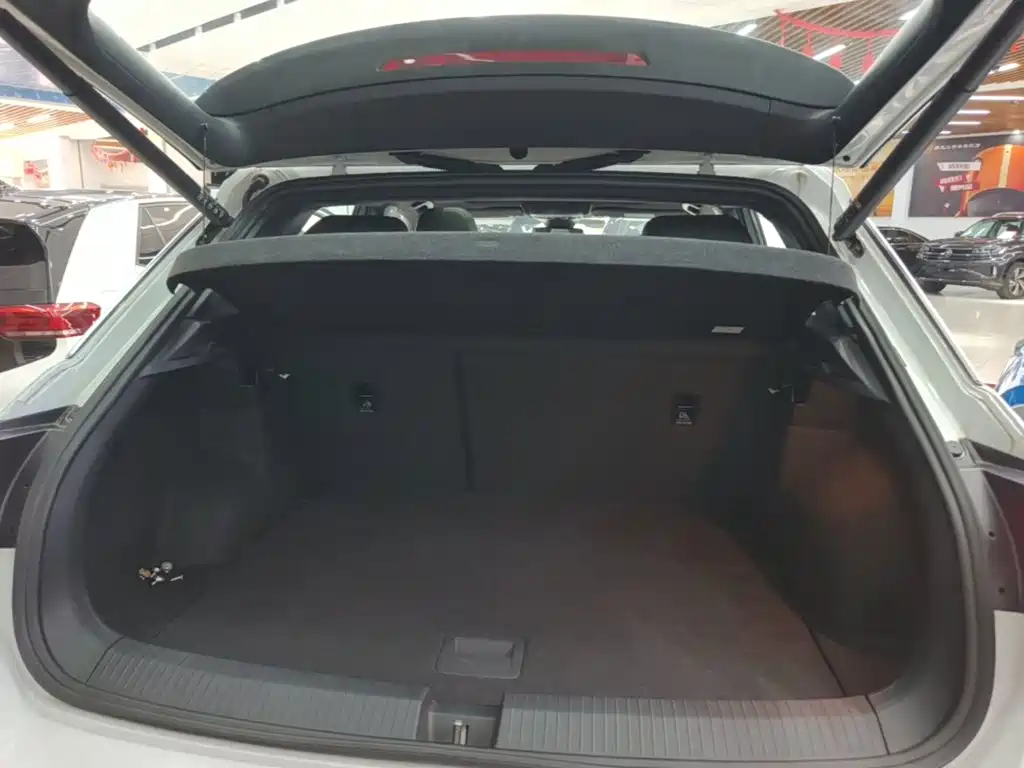 Volkswagen T-Roc — миниатюра 19