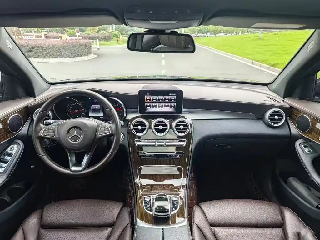 Mercedes-Benz GLC 2019 GLC 260 L 4MATIC