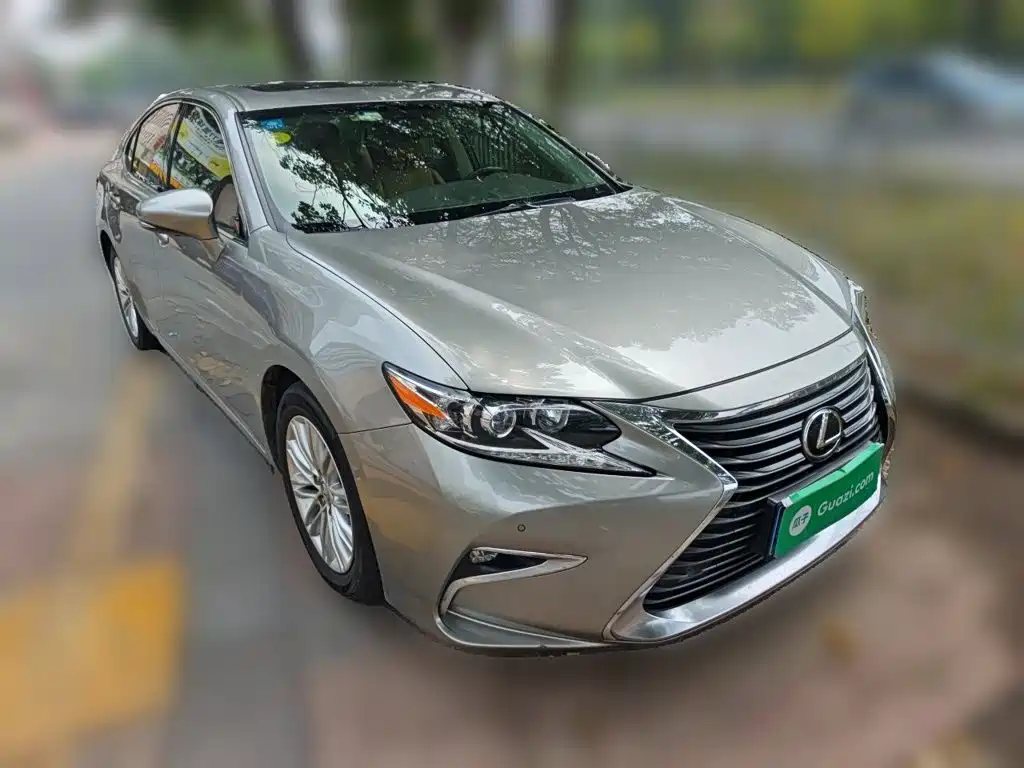 Lexus ES — миниатюра 8