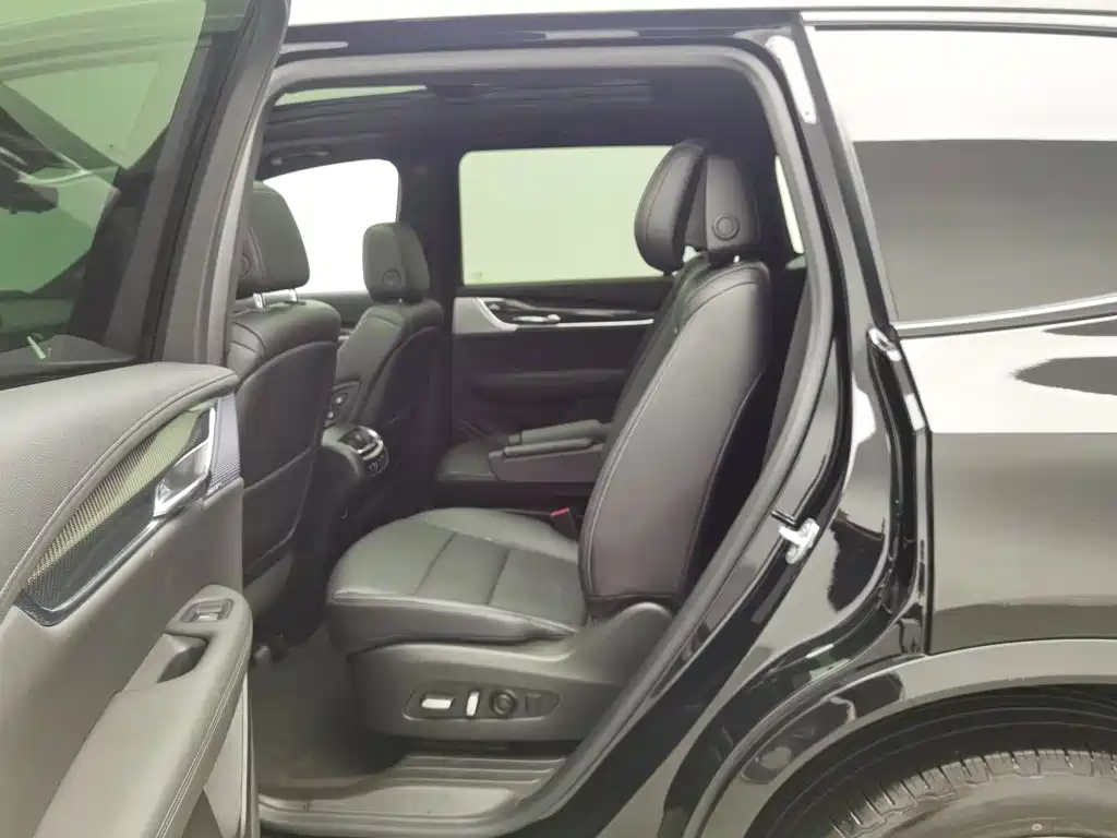 Cadillac XT6 — миниатюра 15