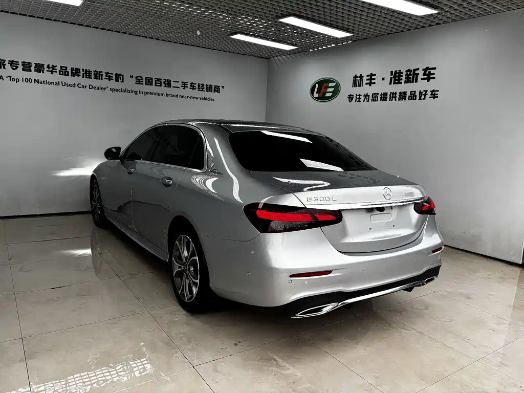 Mercedes-Benz E-Class — миниатюра 6
