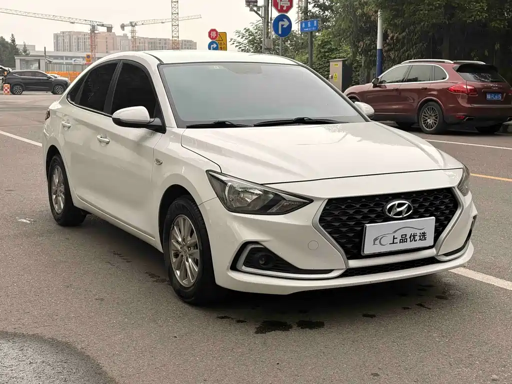 Hyundai Elantra — миниатюра 3