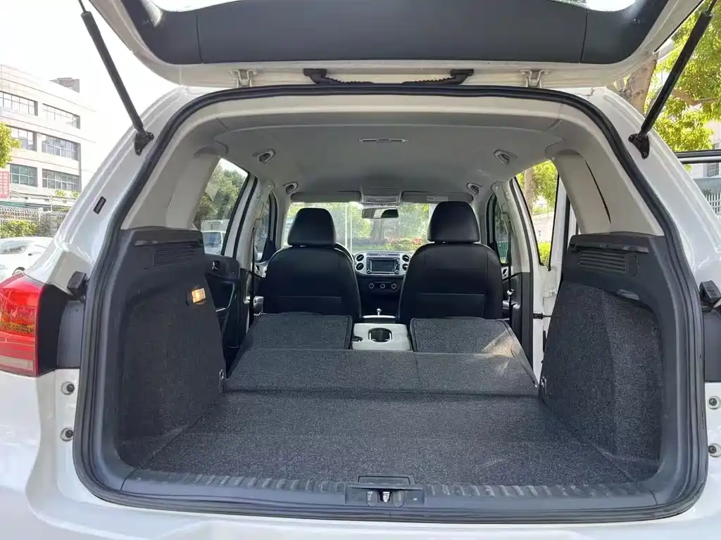 Volkswagen Tiguan — миниатюра 8