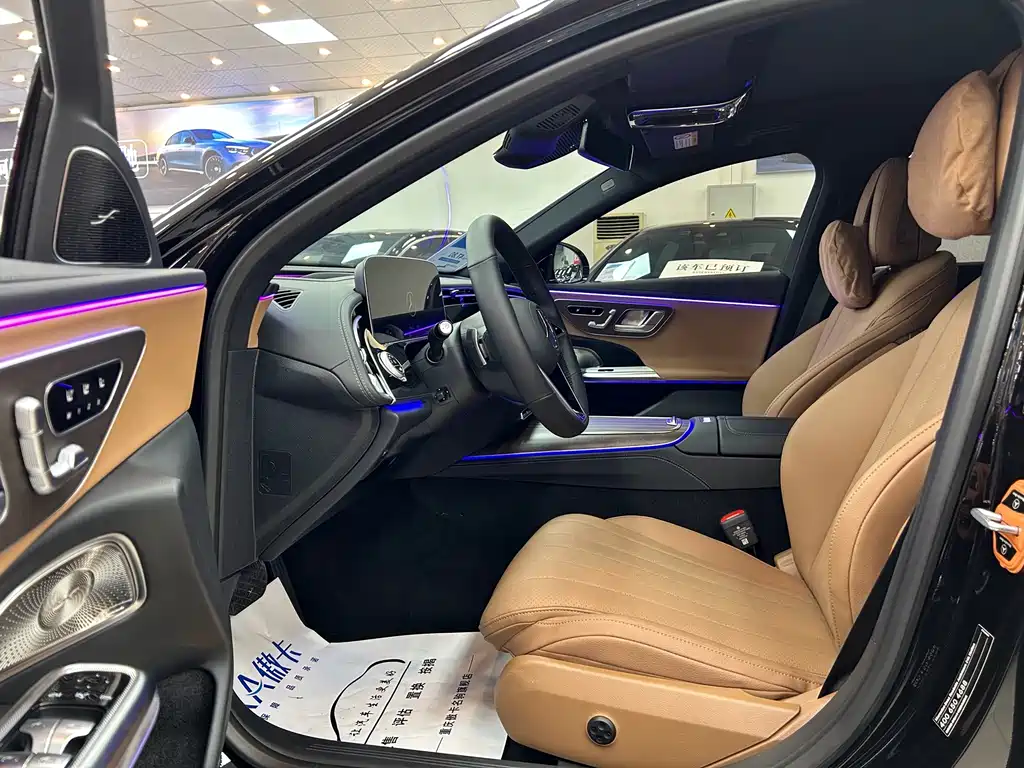 Mercedes-Benz E-Class — миниатюра 8