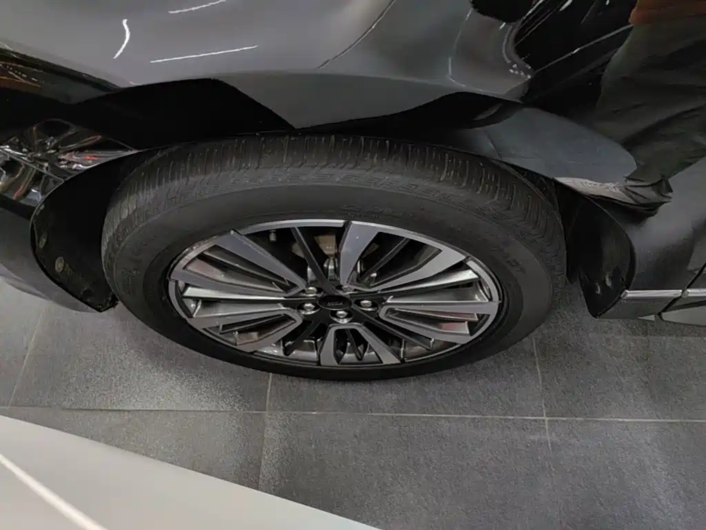 Ford Edge — миниатюра 23