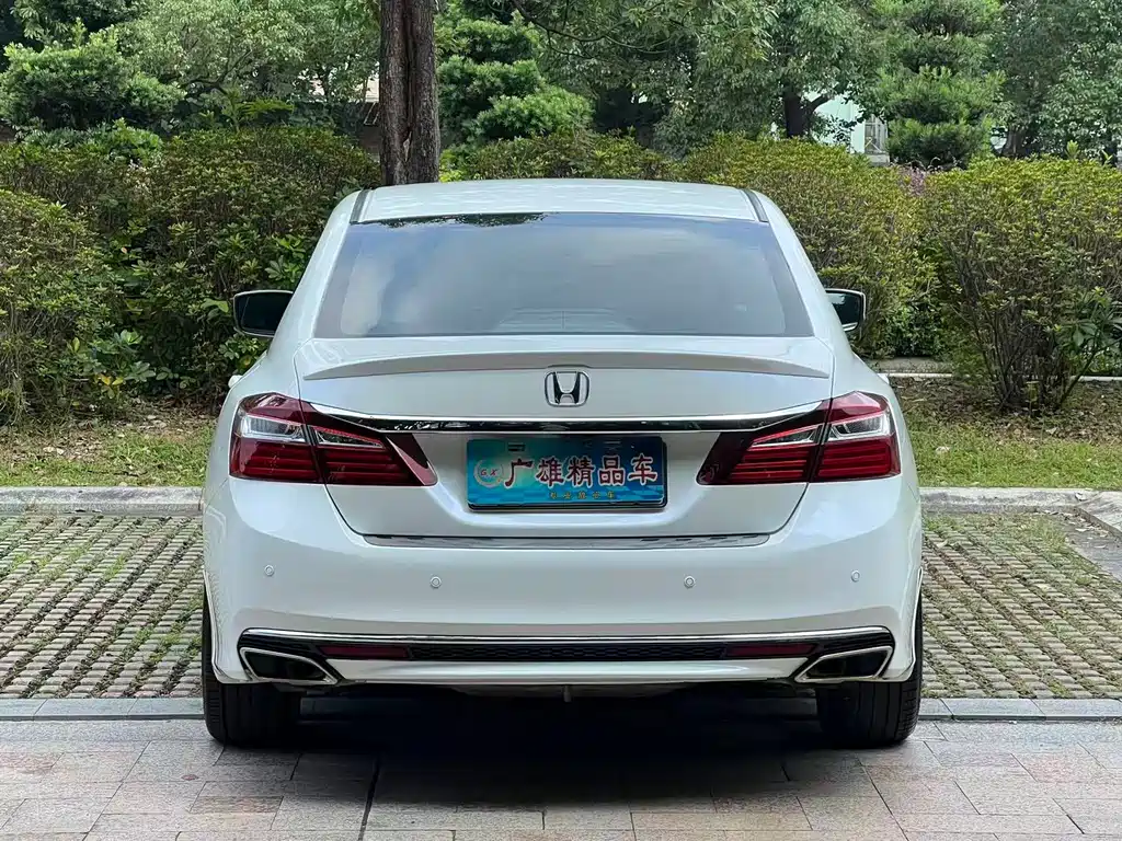 Honda Accord — миниатюра 6