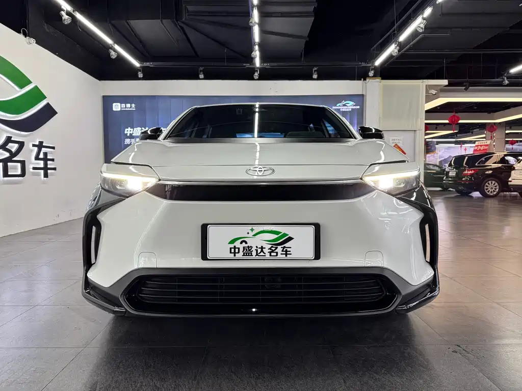 Toyota bZ4X — миниатюра 2