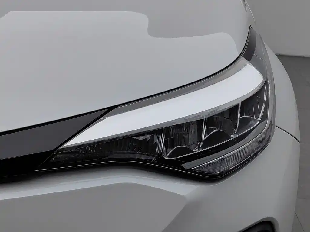 Toyota IZOA — миниатюра 7