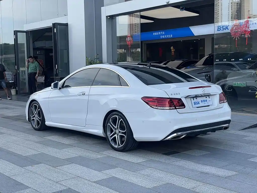 Mercedes-Benz E-Class (Import) — миниатюра 14