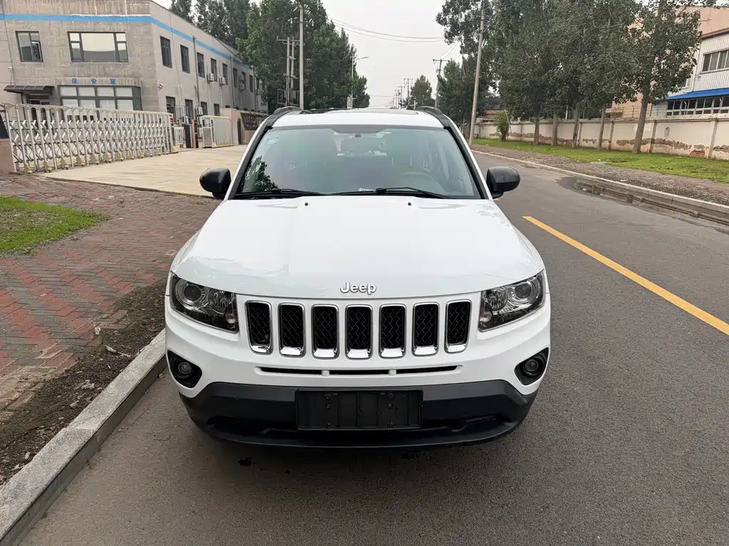 Jeep Compass (Import) — миниатюра 2