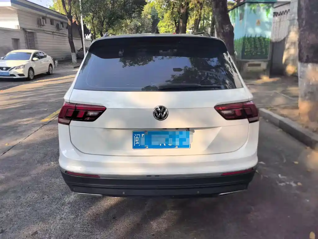 Volkswagen Tiguan L — миниатюра 8