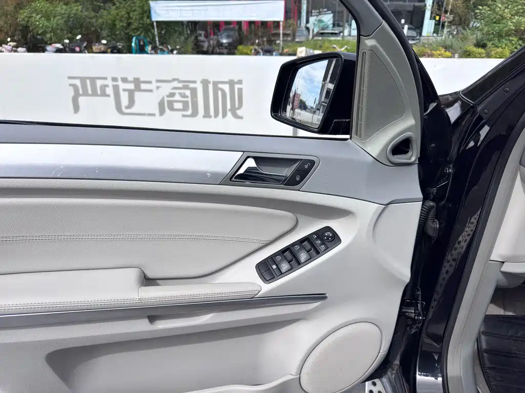 Mercedes-Benz M-Class — миниатюра 16