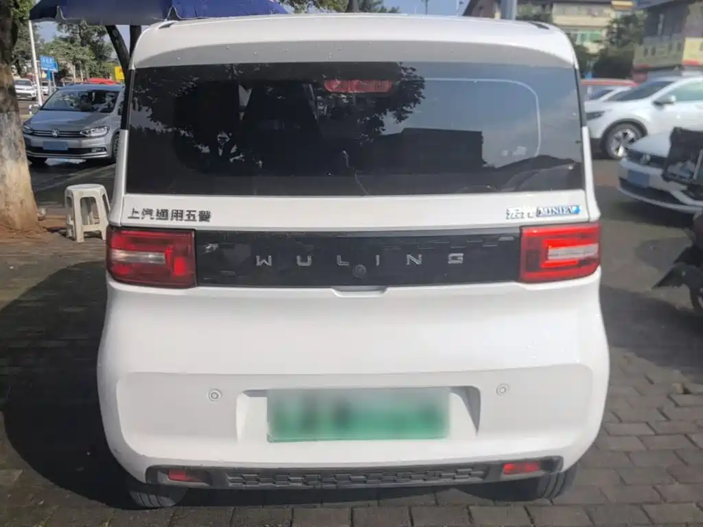 Wuling MINIEV — миниатюра 6