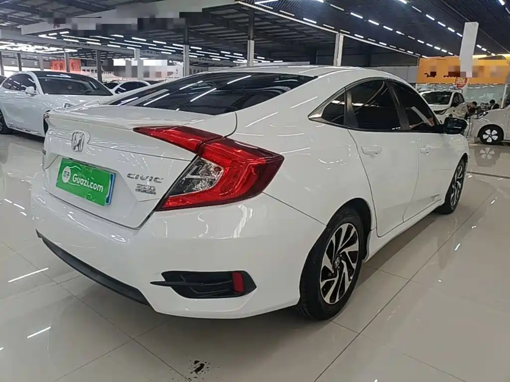 Honda Civic — миниатюра 7