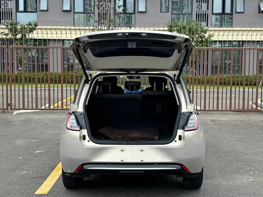 Baojun Yunduo — миниатюра 17