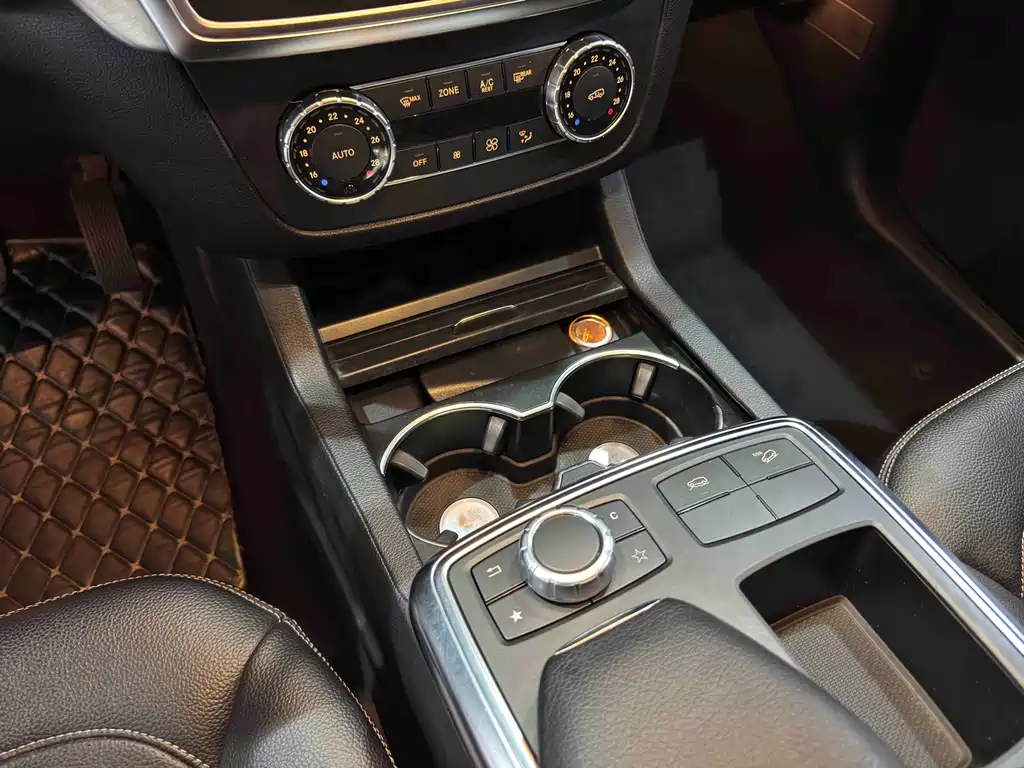 Mercedes-Benz M-Class — миниатюра 14