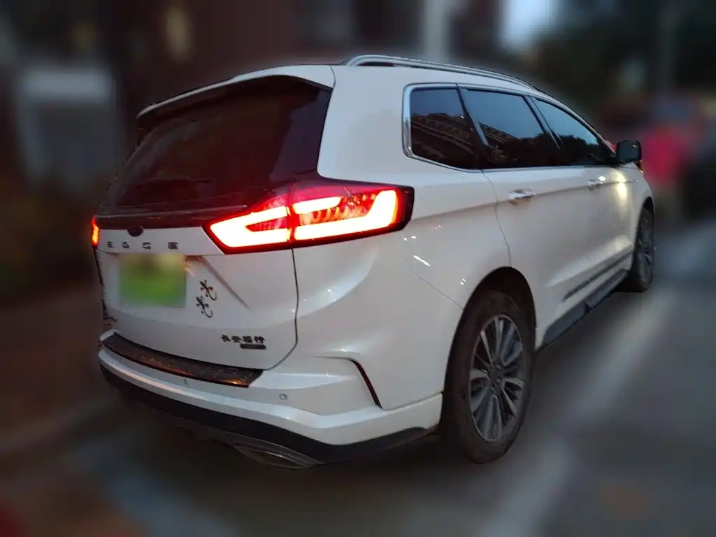 Ford Edge — миниатюра 4
