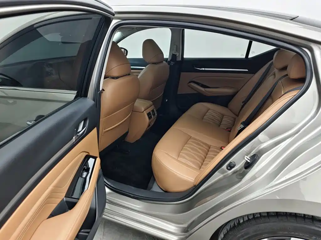 Nissan Teana — миниатюра 8