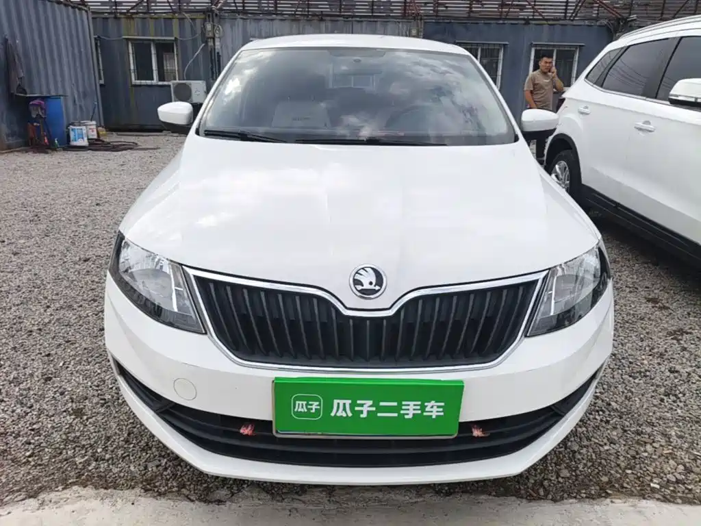 Skoda Rapid Spaceback — миниатюра 3