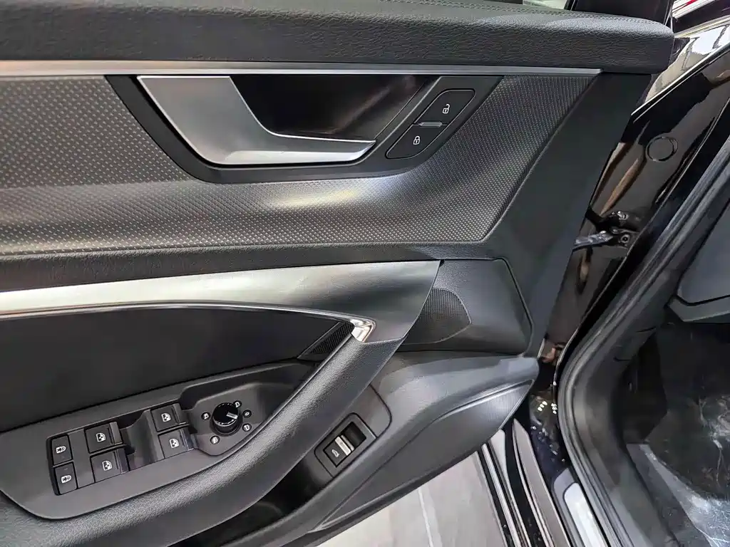 Audi A6L — миниатюра 15