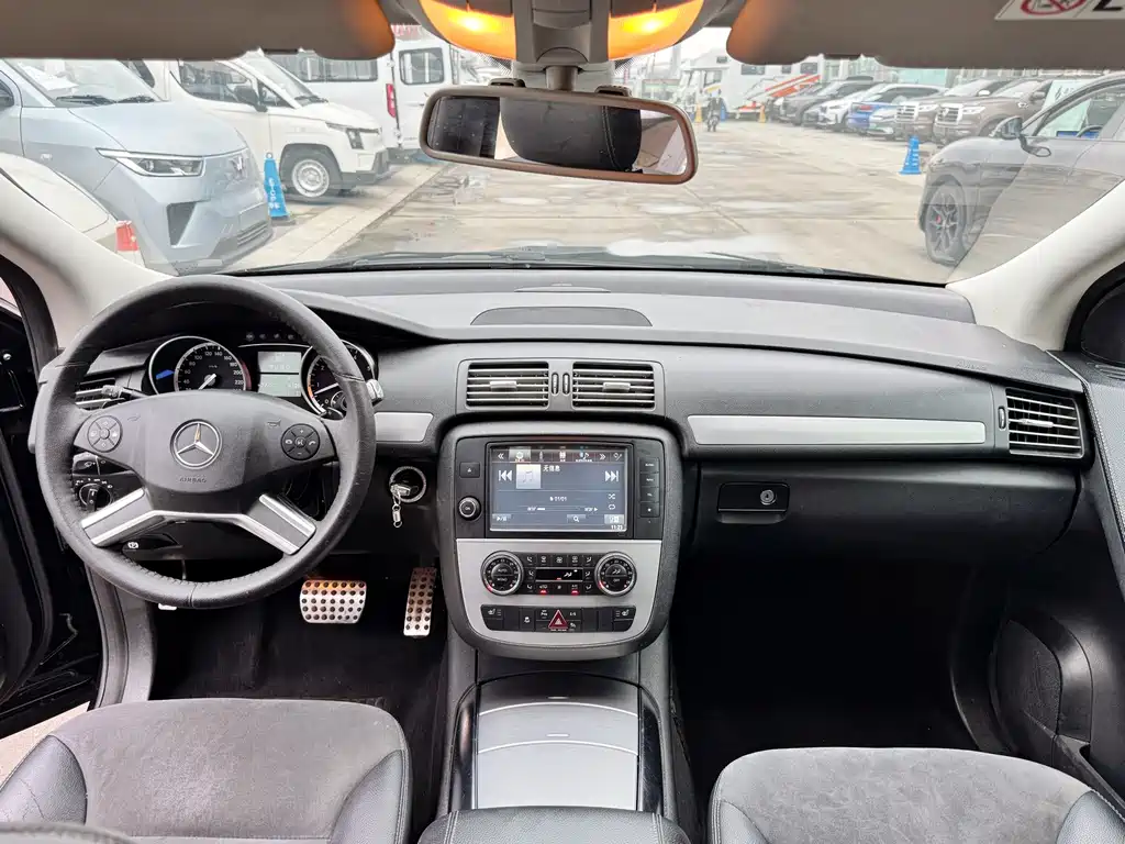 Mercedes-Benz R 2014 R 320 4MATIC