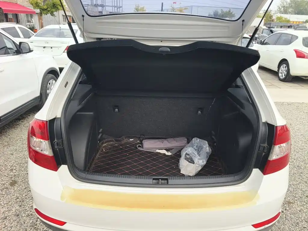 Skoda Rapid Spaceback — миниатюра 19