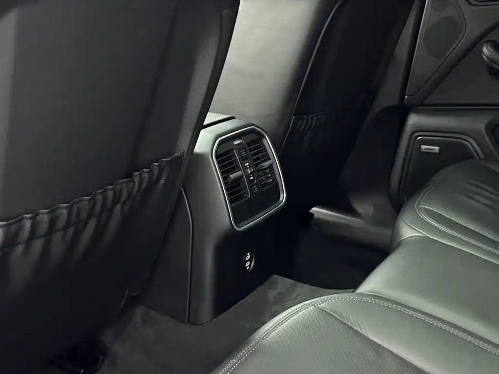Porsche Macan — миниатюра 14