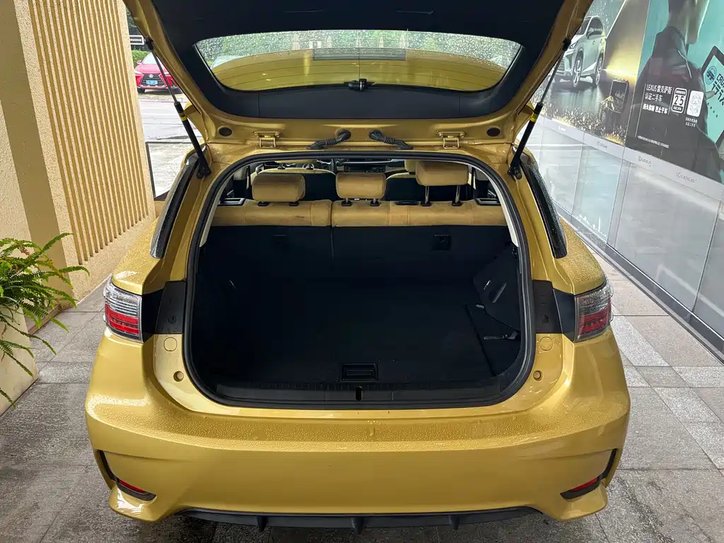 Lexus CT — миниатюра 7
