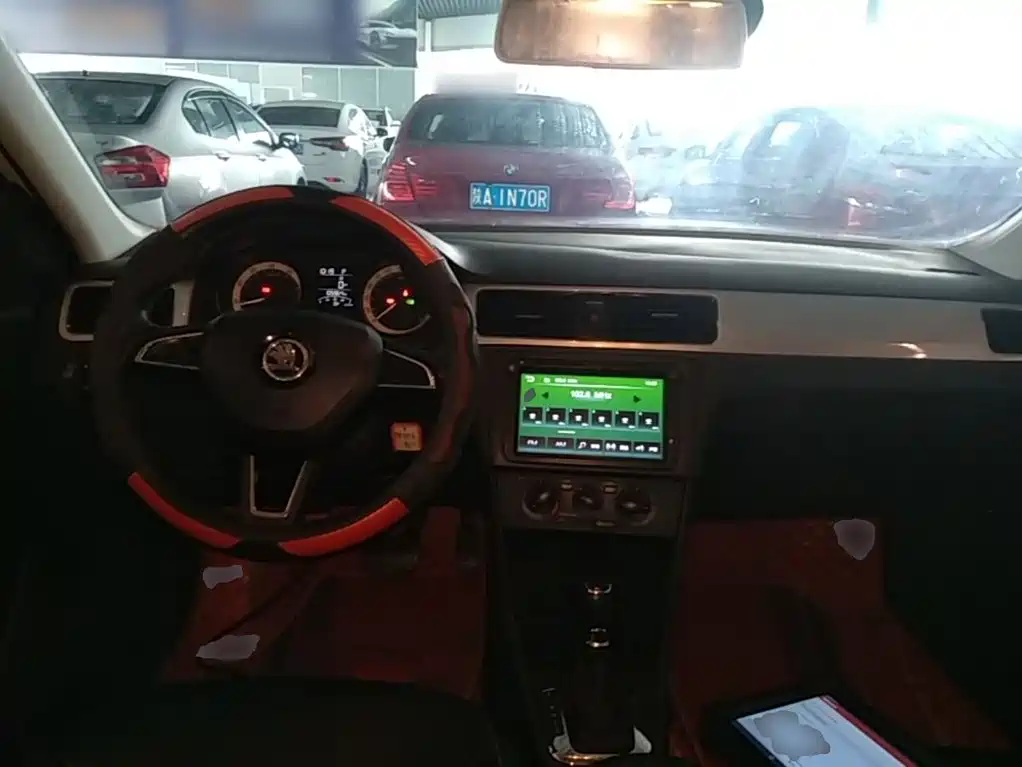 Skoda Rapid Spaceback — миниатюра 10
