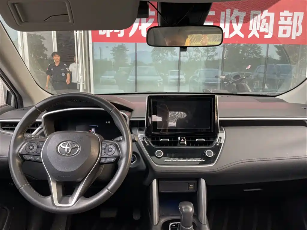 Toyota Corolla Cross — миниатюра 9