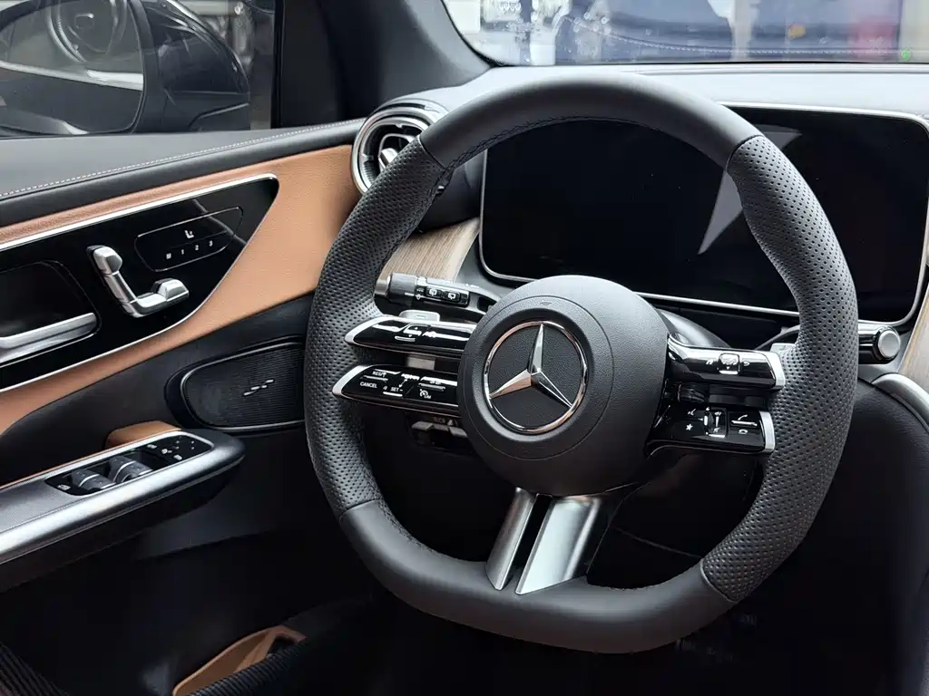 Mercedes-Benz GLC — миниатюра 34