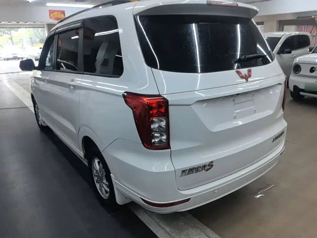 Wuling Hongguang — миниатюра 5