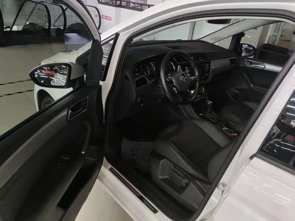 Volkswagen Touran — миниатюра 16