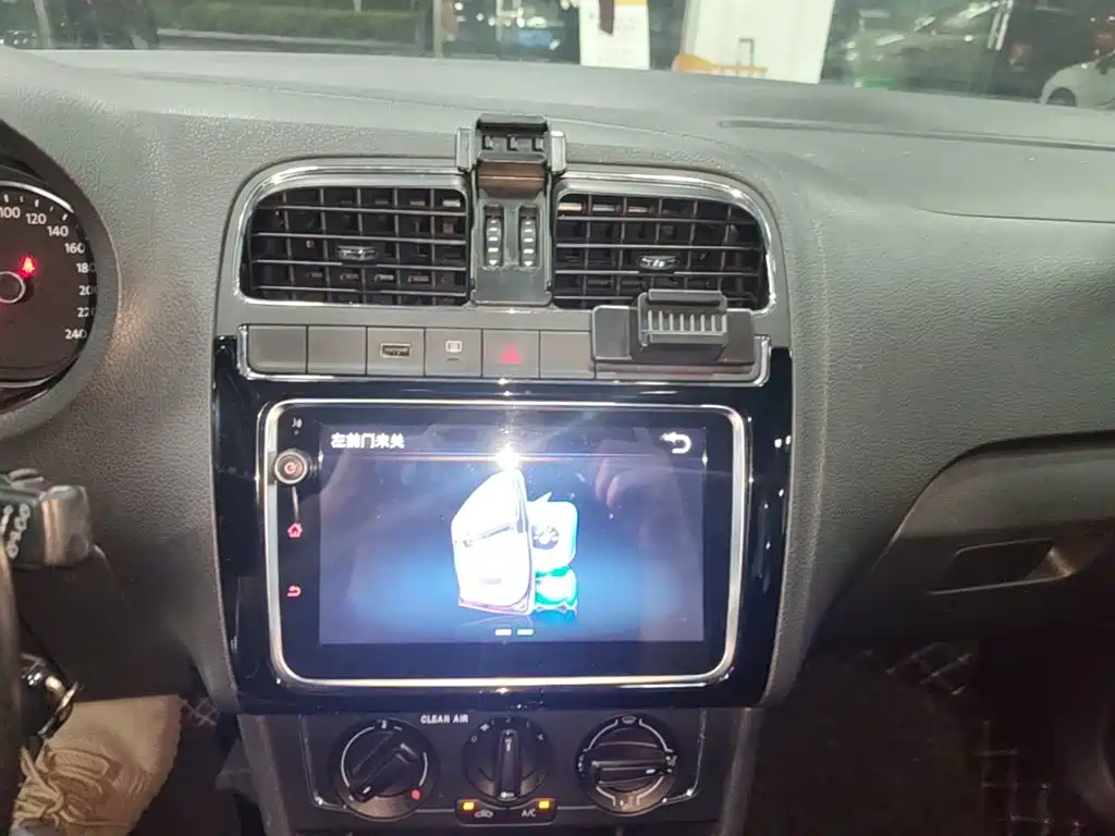 Volkswagen Polo — миниатюра 13