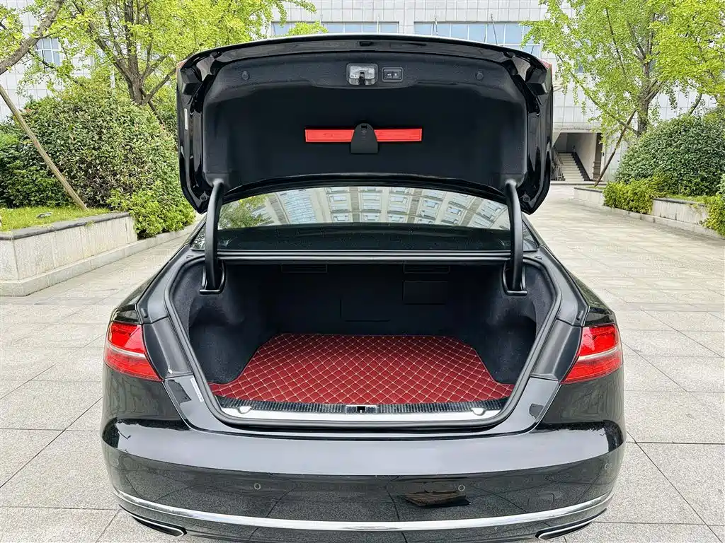 Audi A8 — миниатюра 12