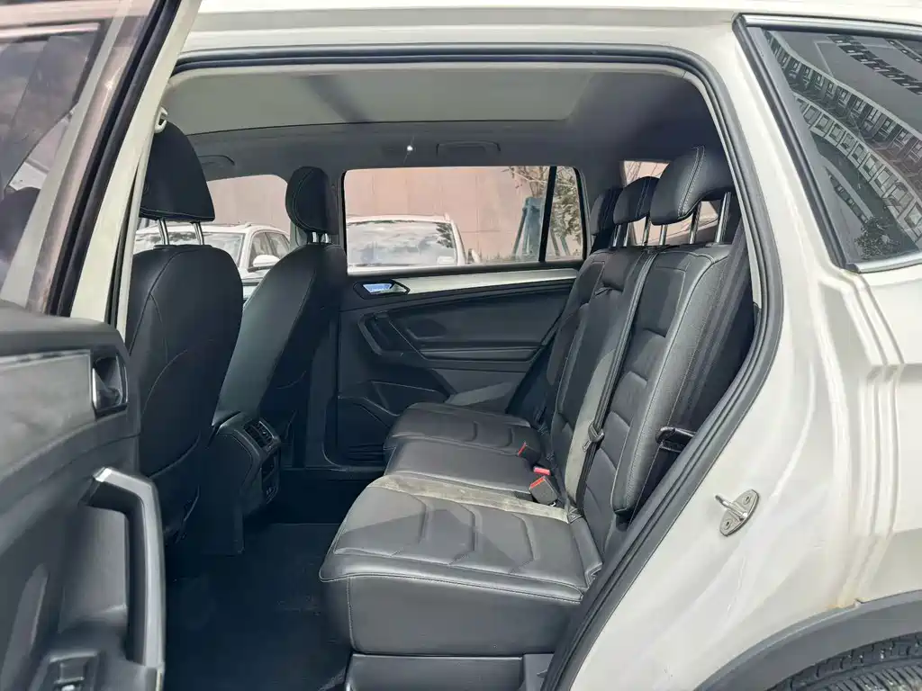 Volkswagen Tiguan L — миниатюра 4