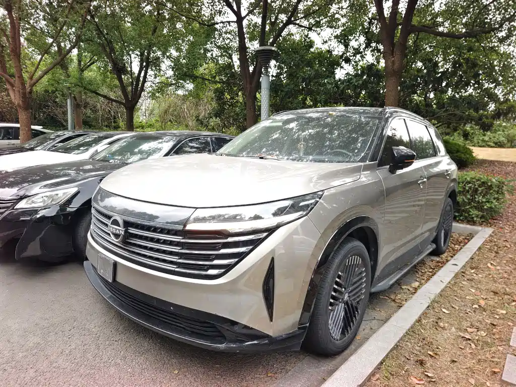 Nissan Teramont