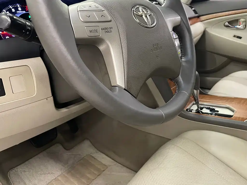 Toyota Camry — миниатюра 16