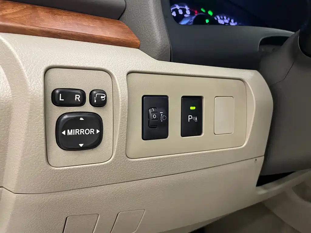 Toyota Camry — миниатюра 28