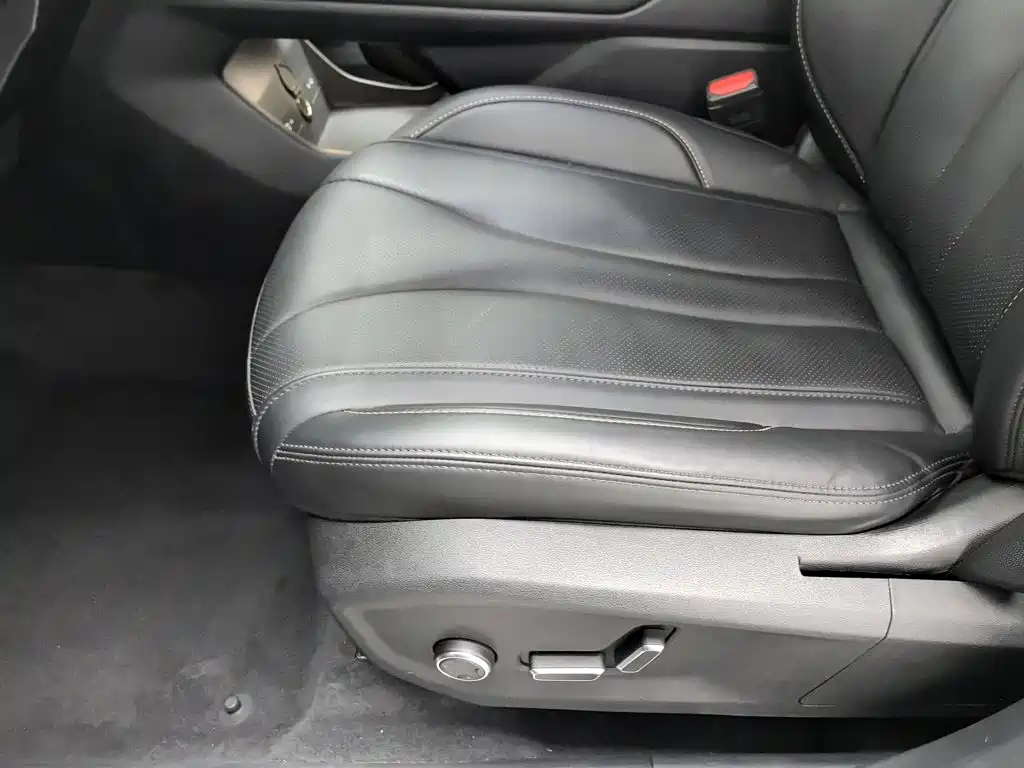 Geely Xingyue L — миниатюра 20