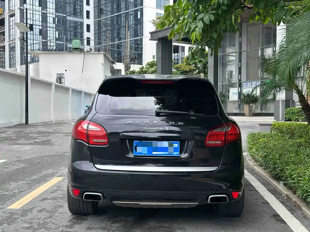 Porsche Cayenne — миниатюра 4