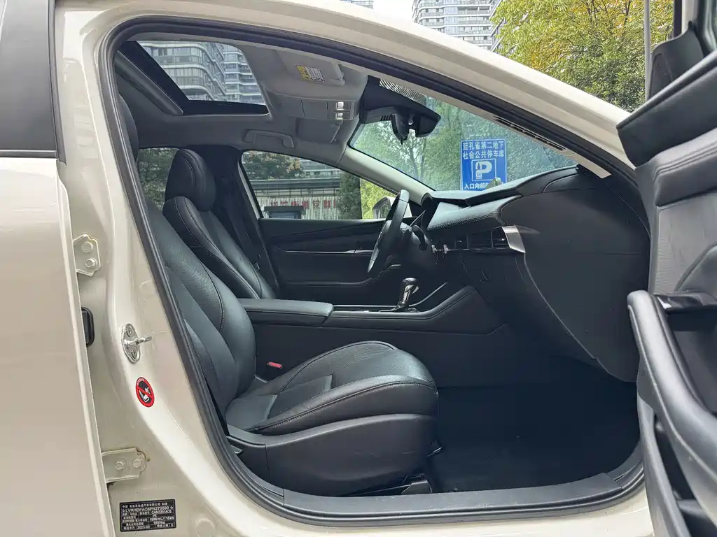 Mazda 3 Axela — миниатюра 8